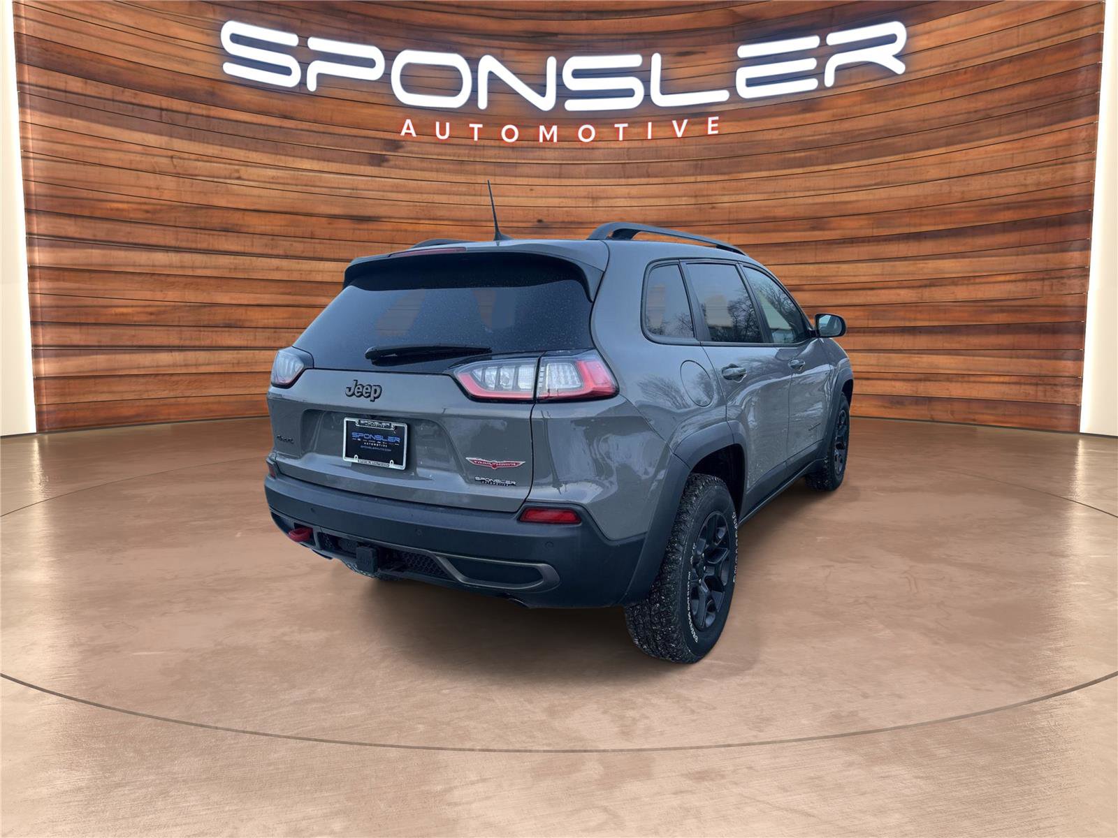 Used 2019 Jeep Cherokee Trailhawk w/ Cold Weather Group image 5