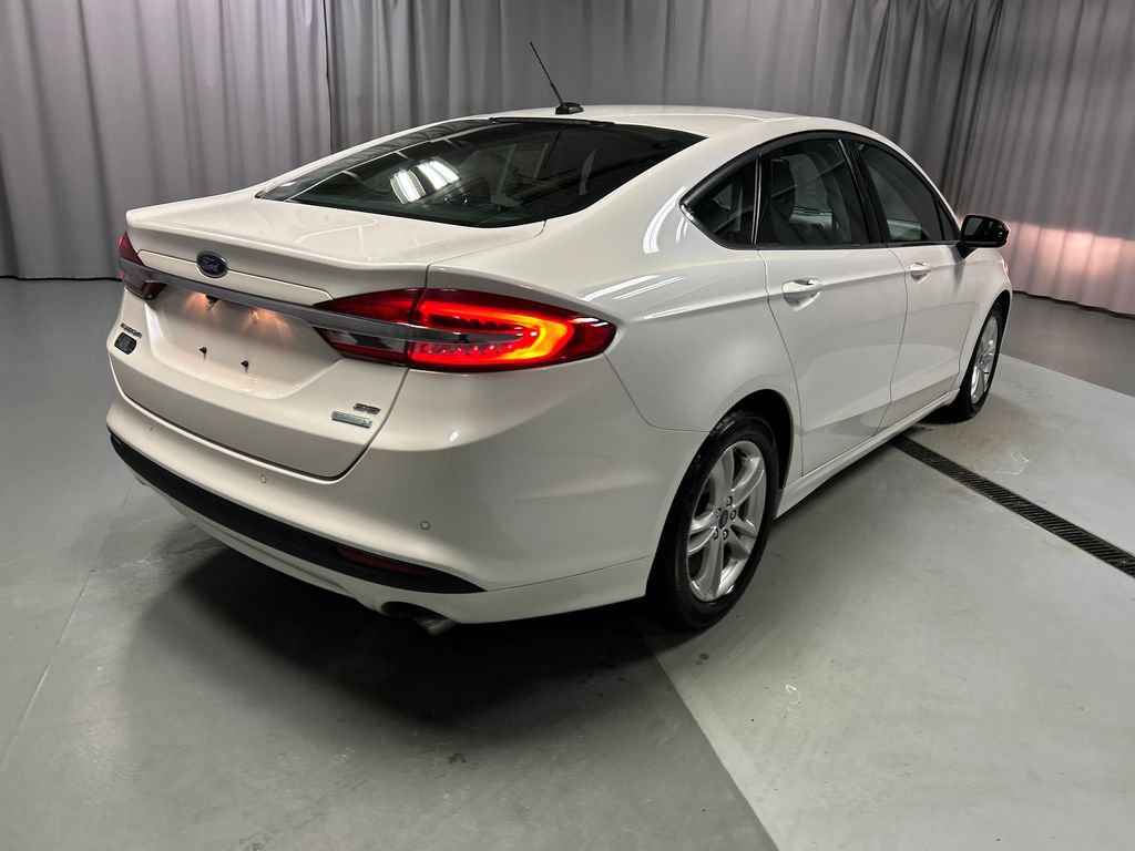 Used 2018 Ford Fusion SE w/ Fusion SE Technology Package image 7