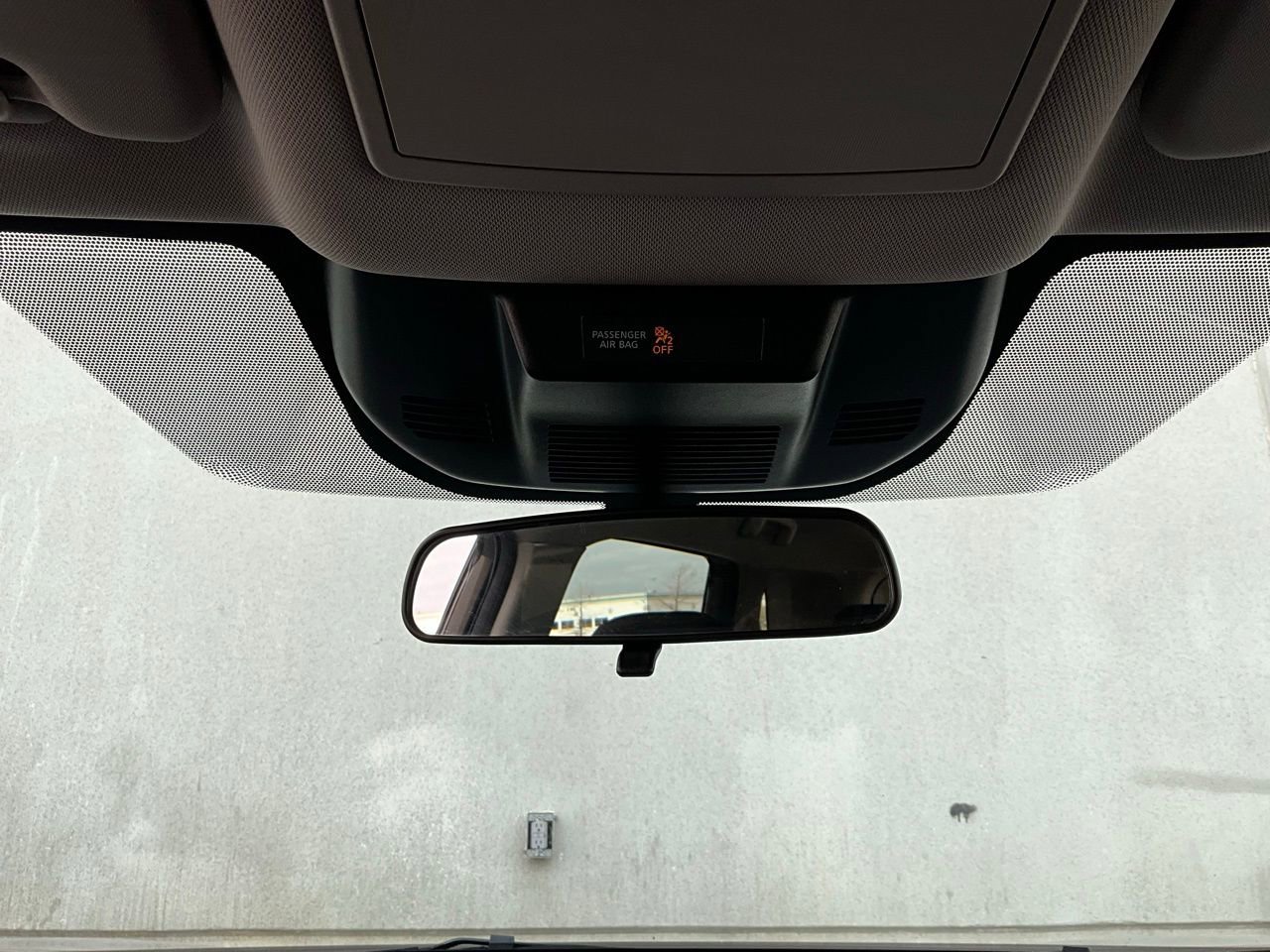 Used 2025 Nissan Rogue SV image 18