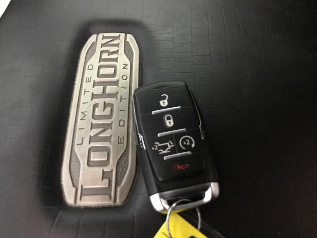 Used 2022 RAM 1500 Limited w/ Body Color Bumper Group AWD/4WD image 11