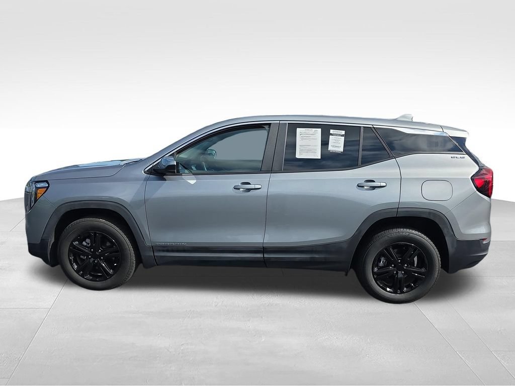 Used 2024 GMC Terrain SLE AWD/4WD image 2
