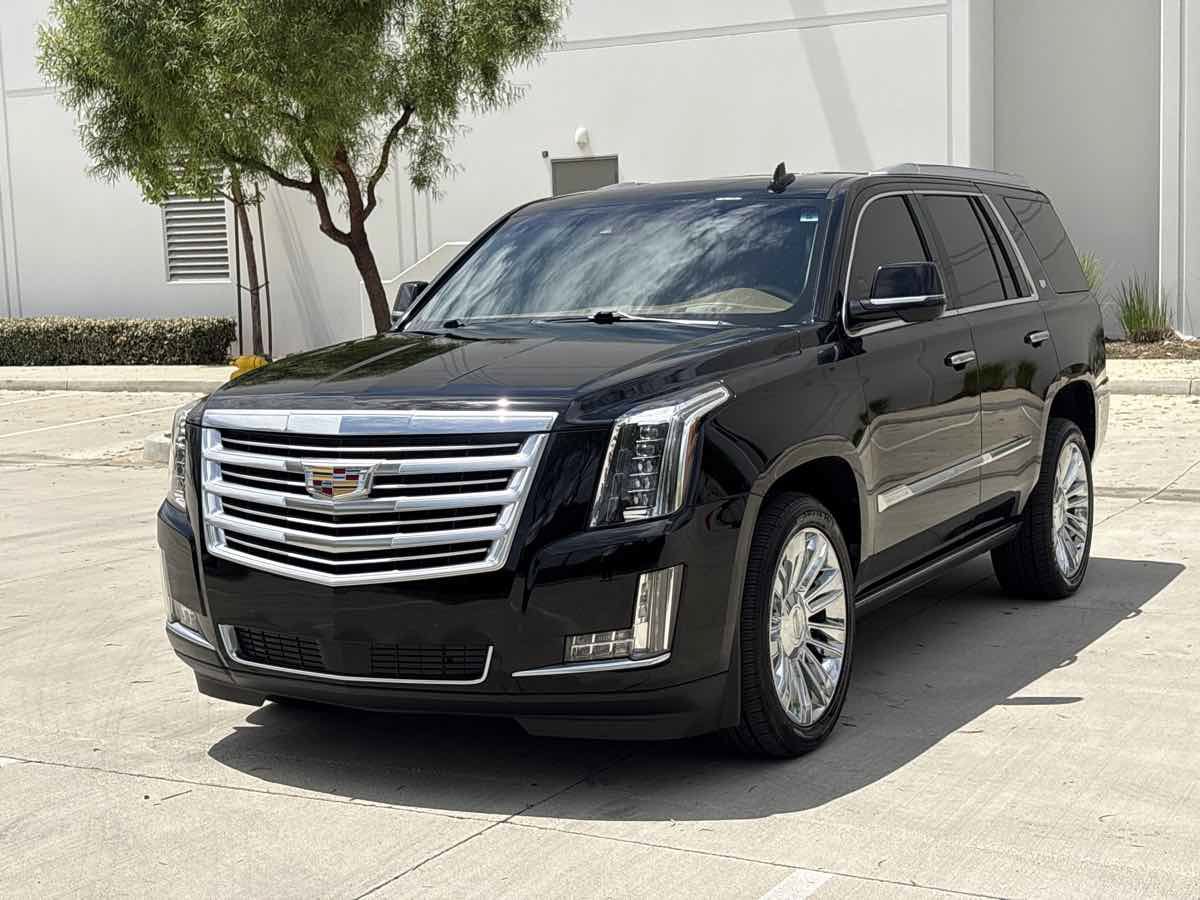 Used 2016 Cadillac Escalade Platinum AWD/4WD image 7