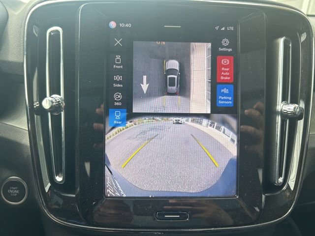 Certified 2025 Volvo XC40 B5 Plus AWD/4WD image 22