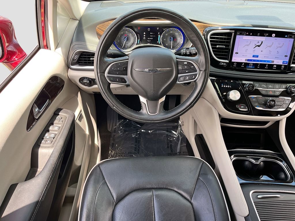 Used 2022 Chrysler Pacifica Limited FWD image 24