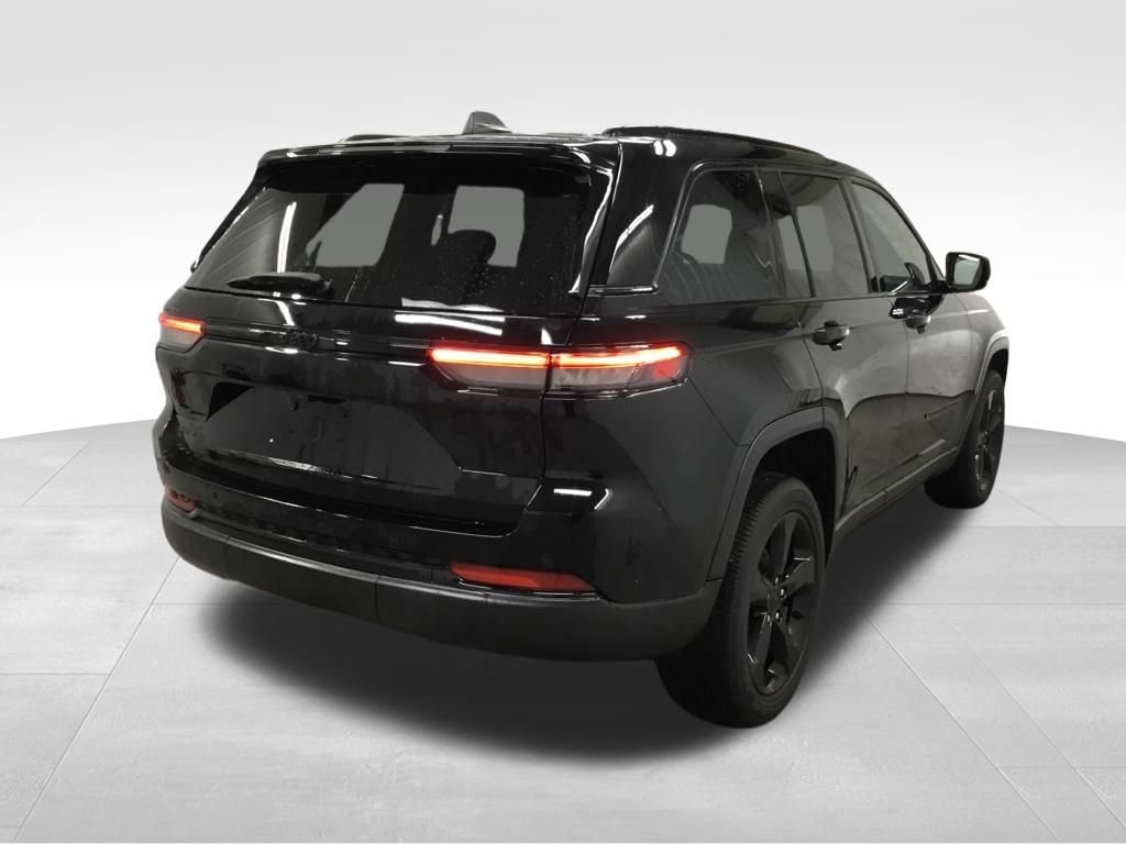 Used 2023 Jeep Grand Cherokee Altitude AWD/4WD image 15