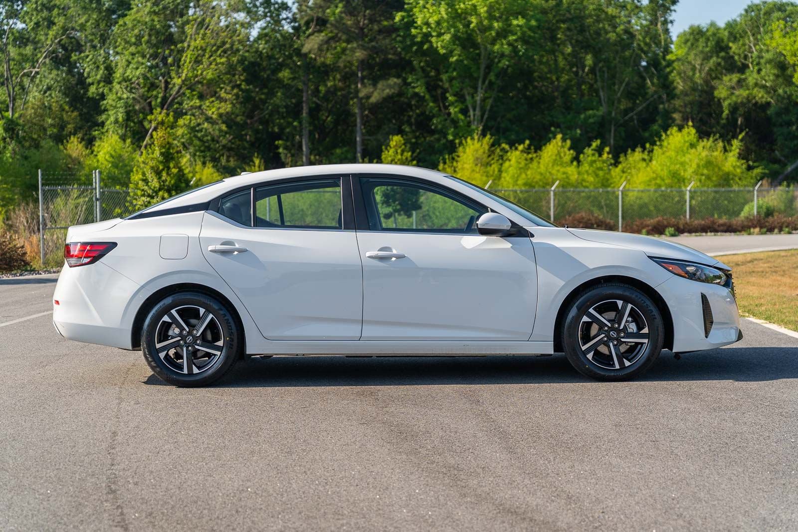 Used 2025 Nissan Sentra SV image 8