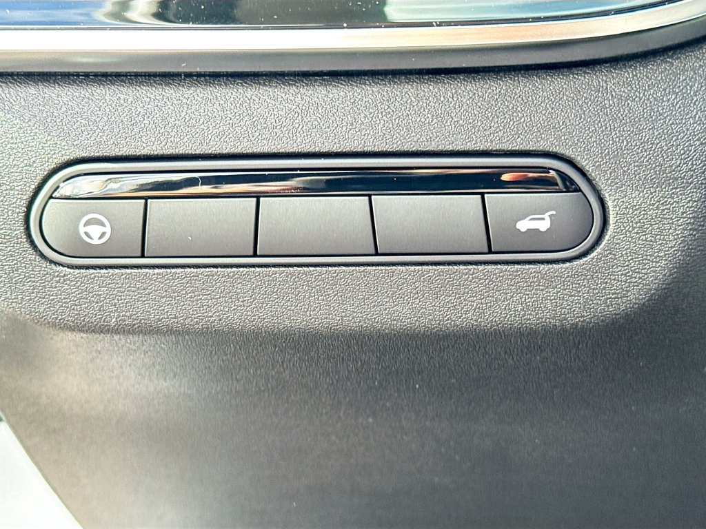 Used 2027 INFINITI QX60 Luxe w/ Cargo Package FWD image 11
