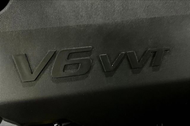 Used 2023 Chevrolet Traverse Premier w/ LPO, Floor Liner Package image 28