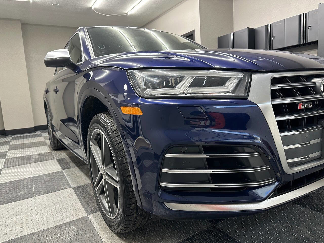 Used 2018 Audi SQ5 Premium Plus w/ Navigation Package image 13