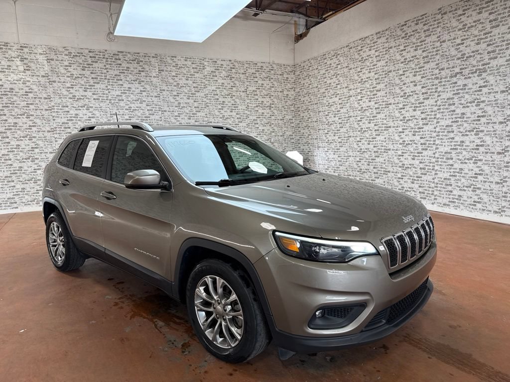 Used 2019 Jeep Cherokee Latitude Plus w/ Comfort/Convenience Group