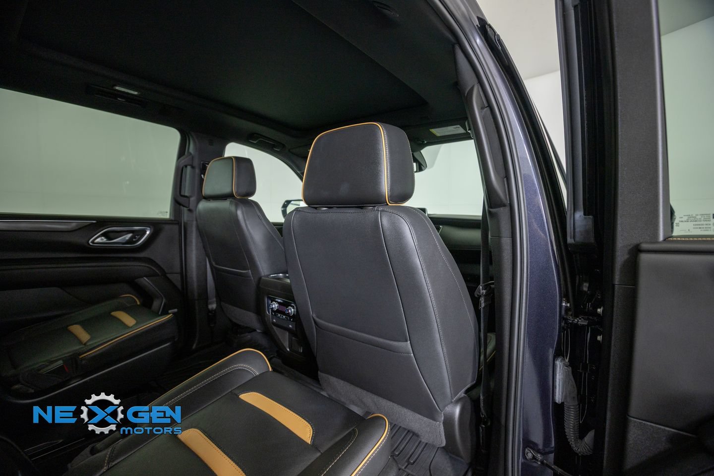 Used 2023 GMC Yukon XL AT4 w/ AT4 Premium Package AWD/4WD image 41
