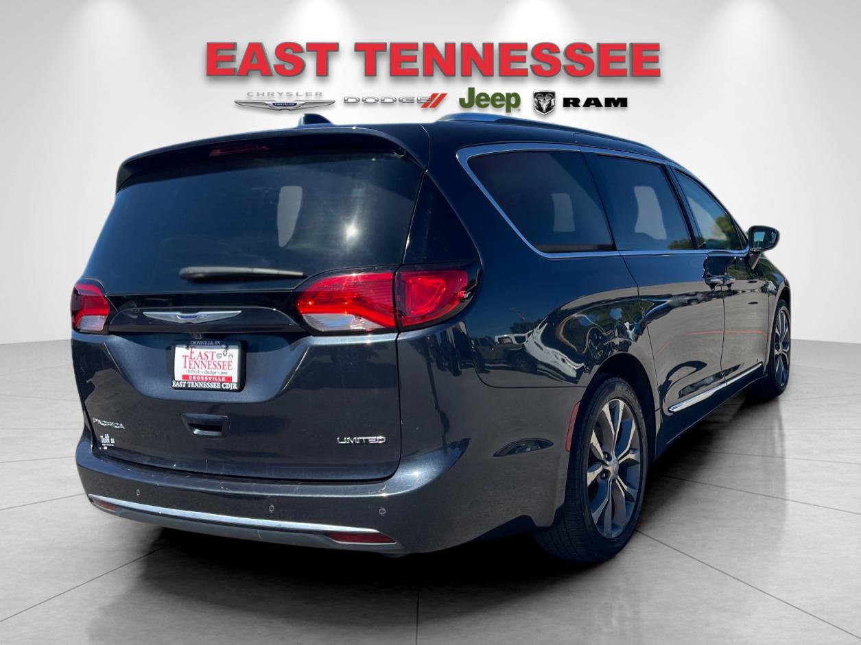 Used 2020 Chrysler Pacifica Limited FWD image 3