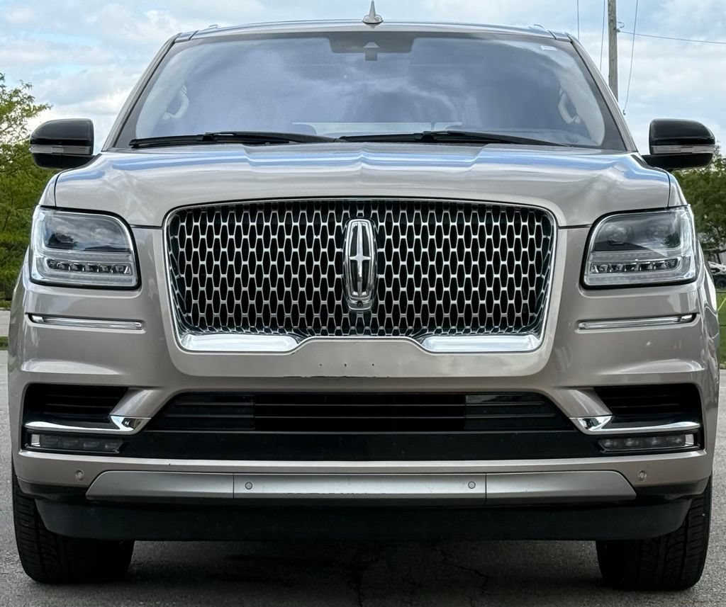 Used 2019 Lincoln Navigator Reserve AWD/4WD image 9