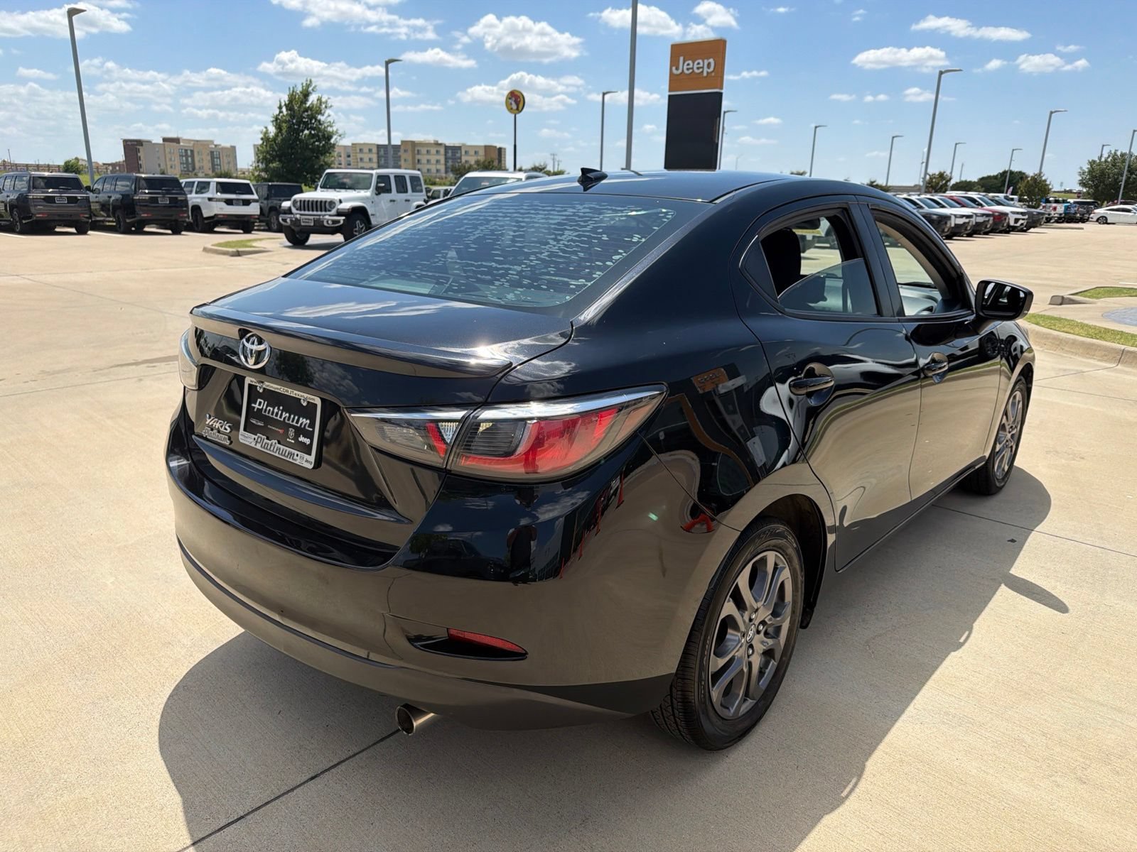 Used 2019 Toyota Yaris LE FWD image 5