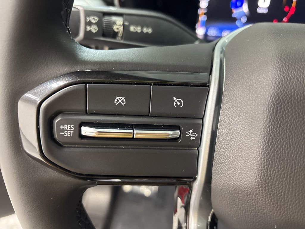 Used 2023 Chevrolet Colorado LT w/ LT Convenience Package III image 13