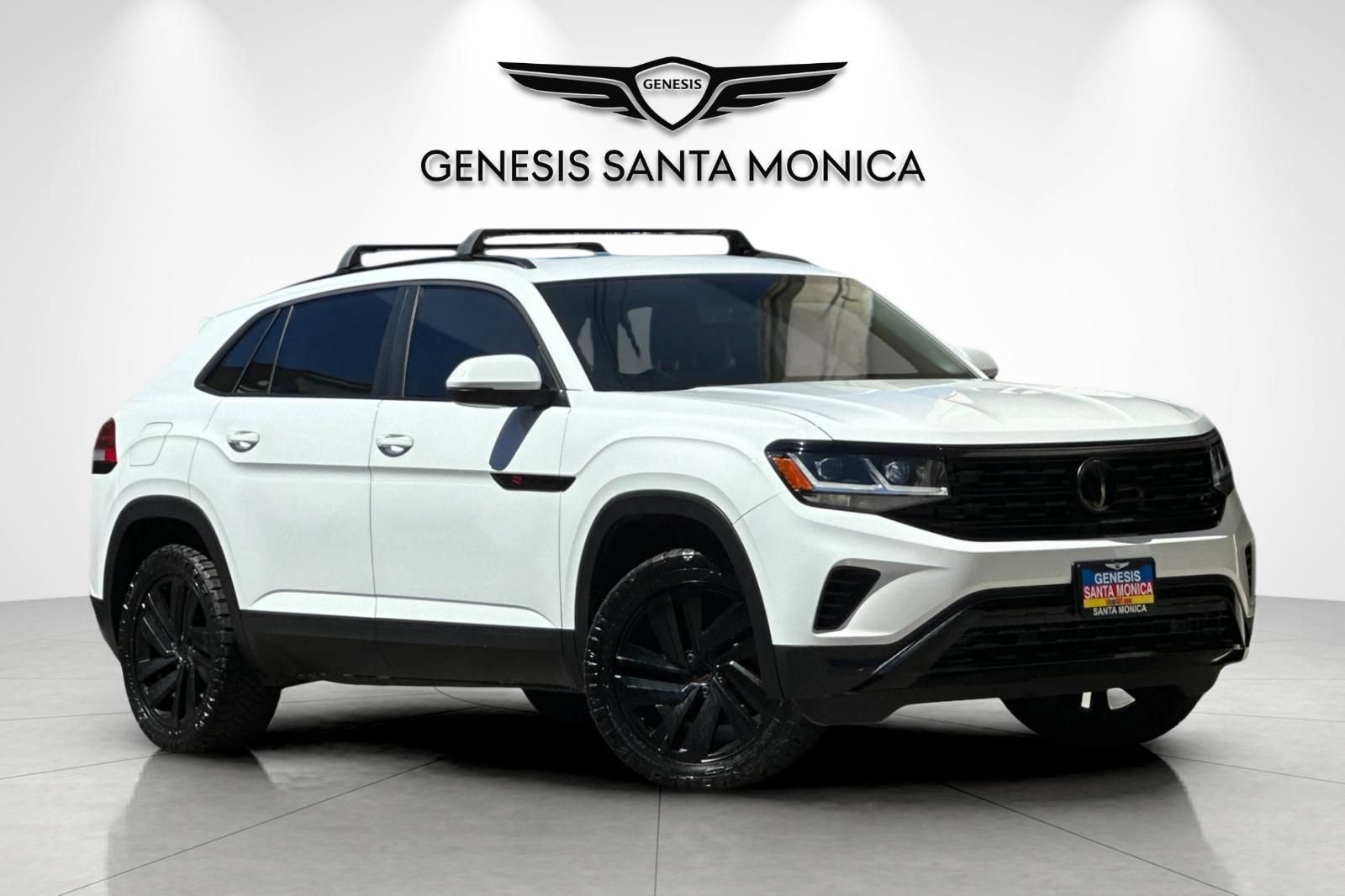 Used 2022 Volkswagen Atlas Cross Sport SE AWD/4WD image 2