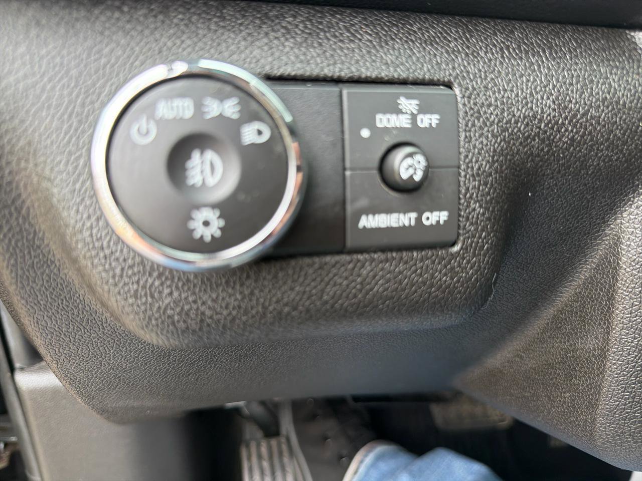 Used 2013 Chevrolet Traverse LTZ AWD/4WD image 15