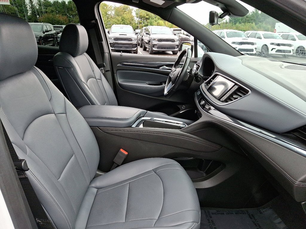Used 2024 Buick Enclave Premium image 12