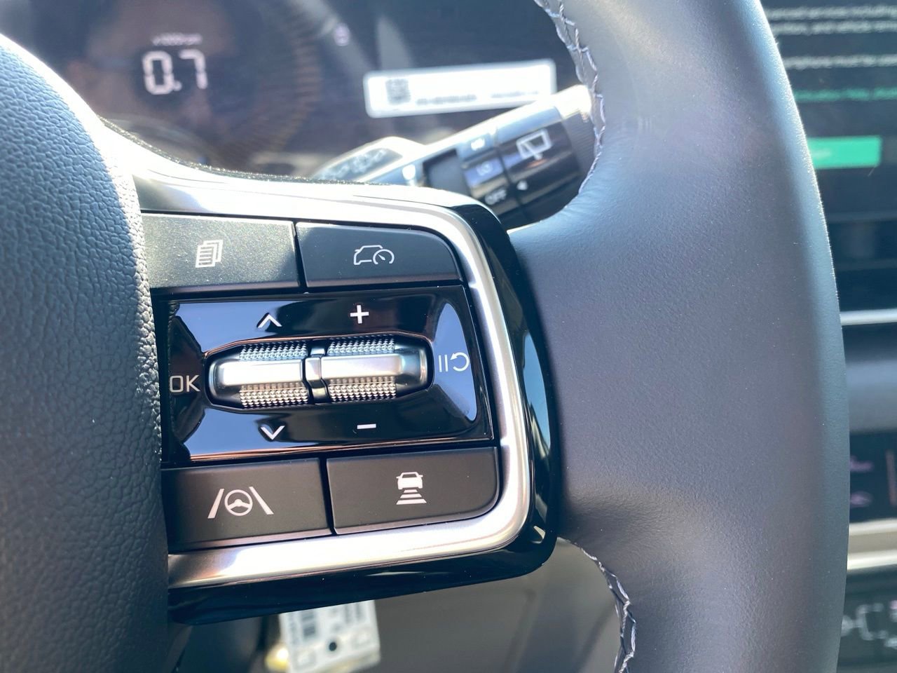 New 2026 Kia Carnival EX image 15