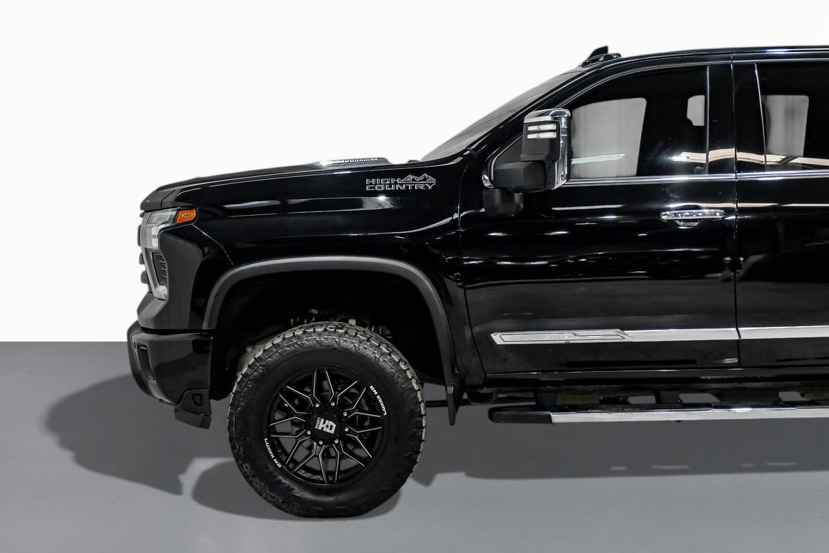 Used 2024 Chevrolet Silverado 2500 High Country w/ High Country Premium Package image 11