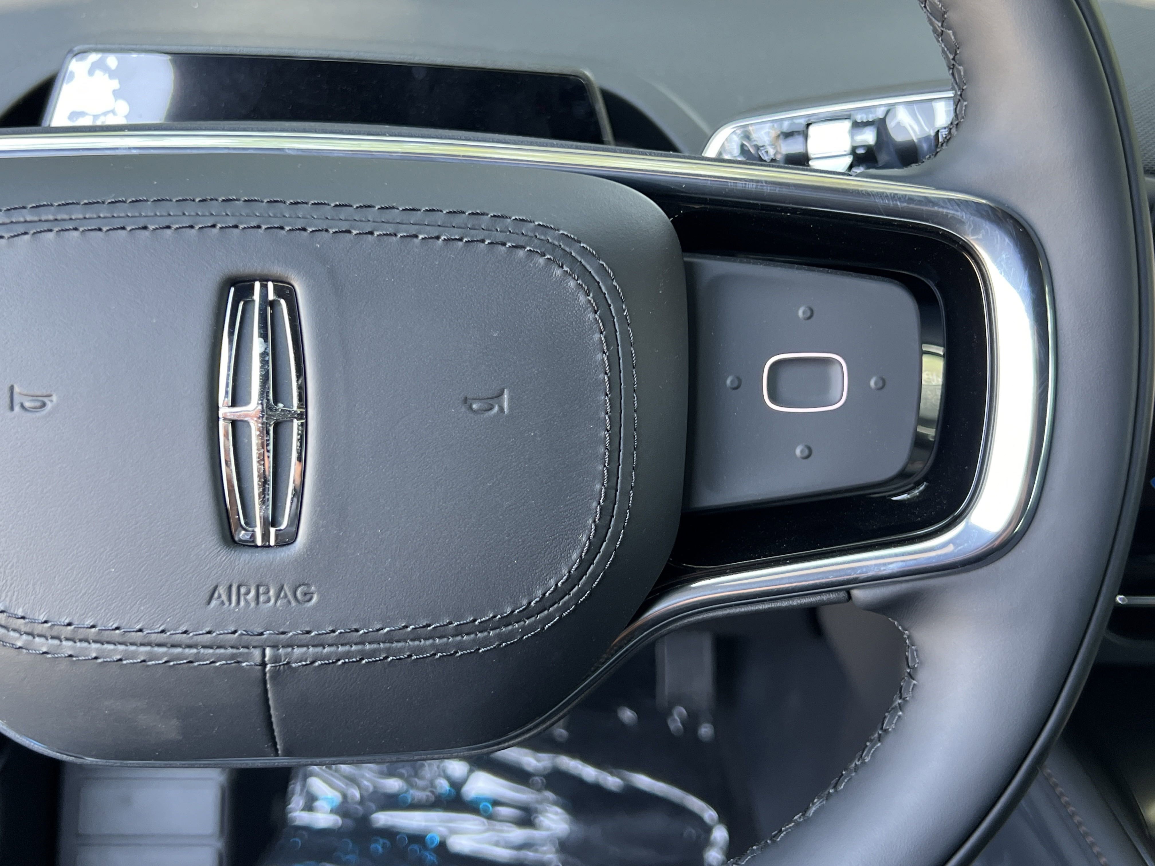 New 2025 Lincoln Nautilus Premier w/ Jet Appearance Package image 19