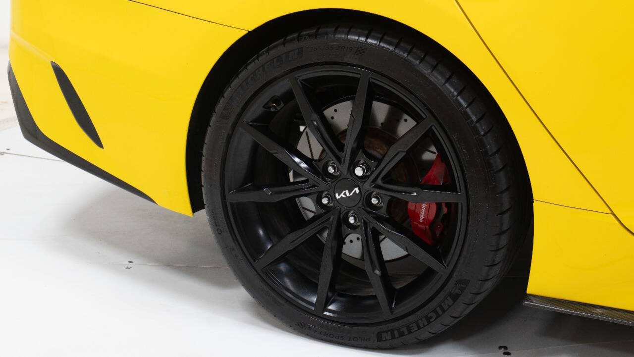 Used 2018 Kia Stinger GT2 AWD/4WD image 19