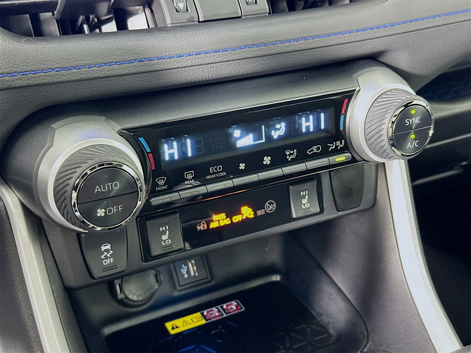 Used 2024 Toyota RAV4 XSE w/ Advanced Technology Package image 16