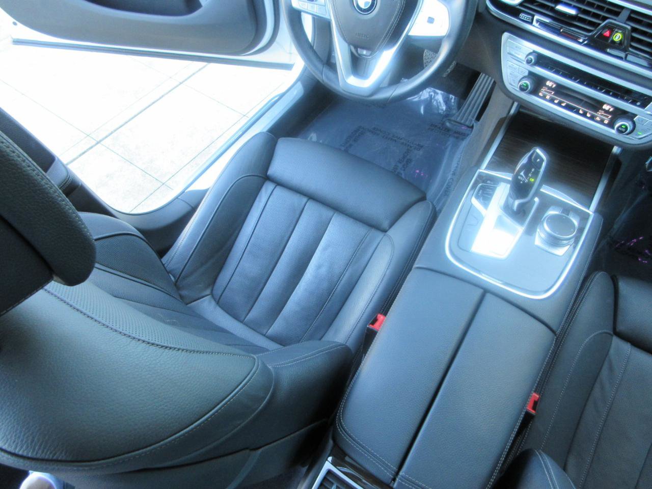 Used 2022 BMW 740i image 16