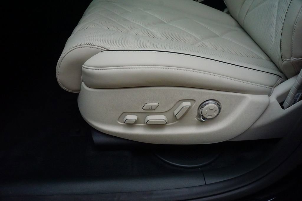 New 2025 Genesis GV80 3.5T Prestige image 15