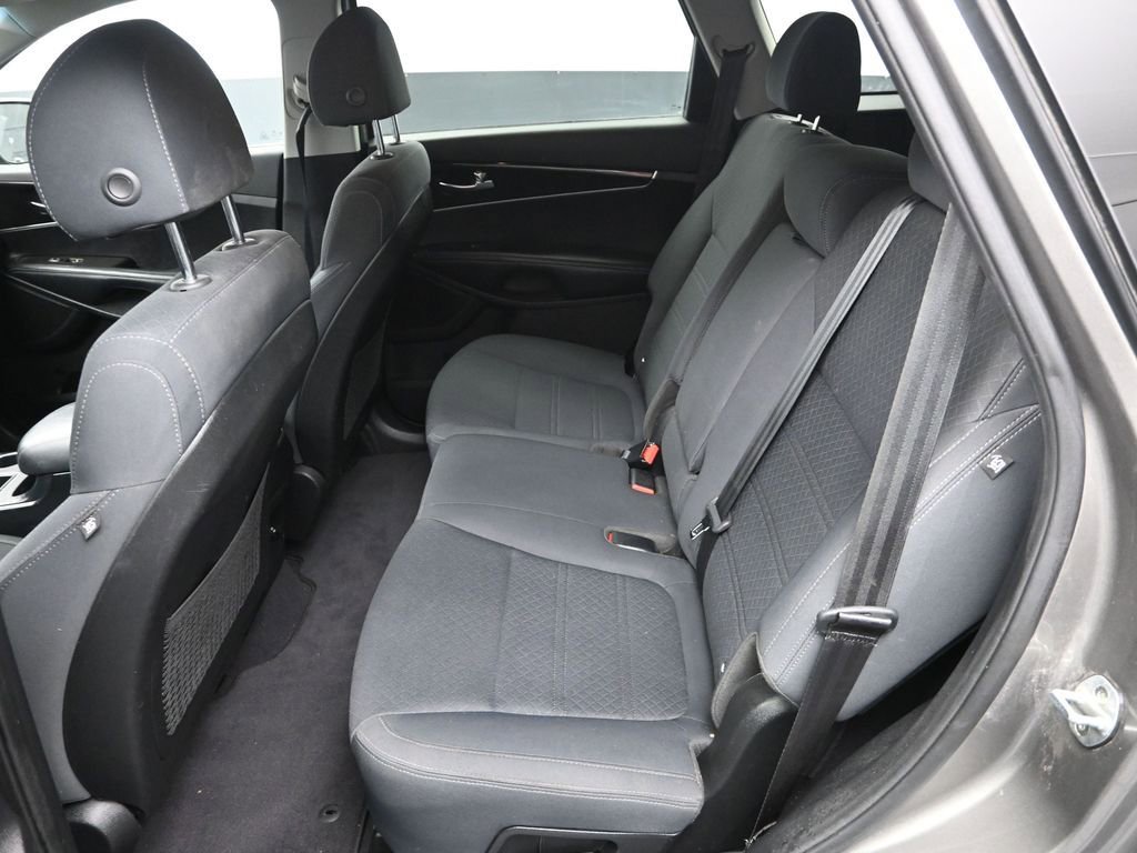 Used 2018 Kia Sorento LX w/ LX V6 Convenience Package image 29