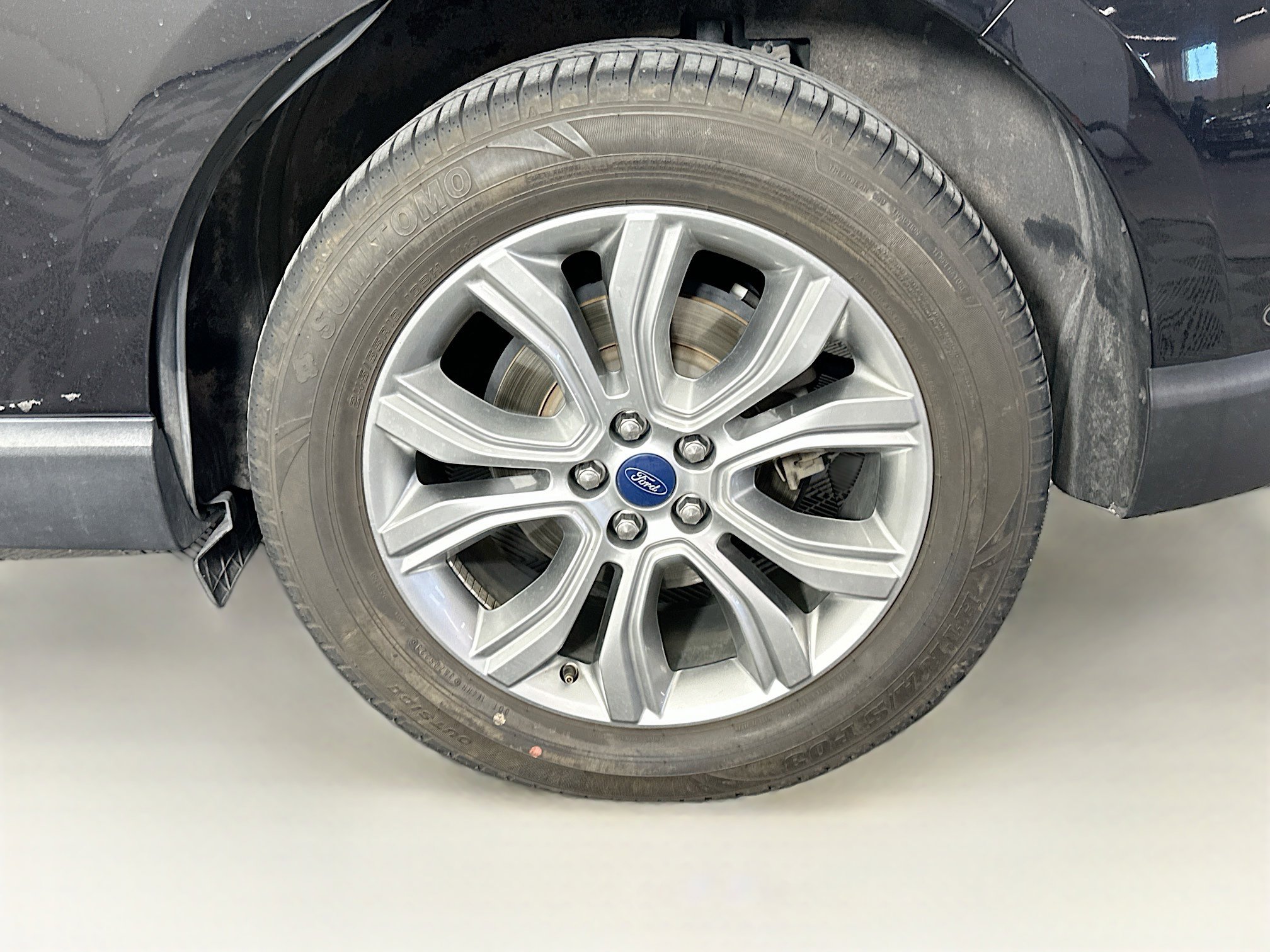 Used 2019 Ford Edge Titanium w/ Equipment Group 301A AWD/4WD image 11