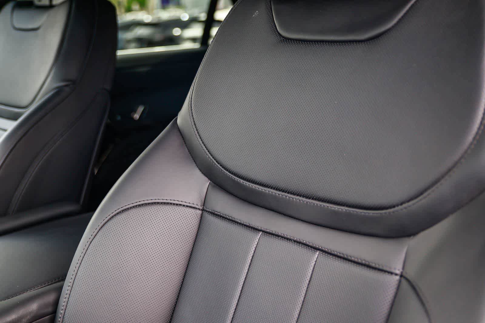 Used 2025 Land Rover Range Rover Sport SE image 28