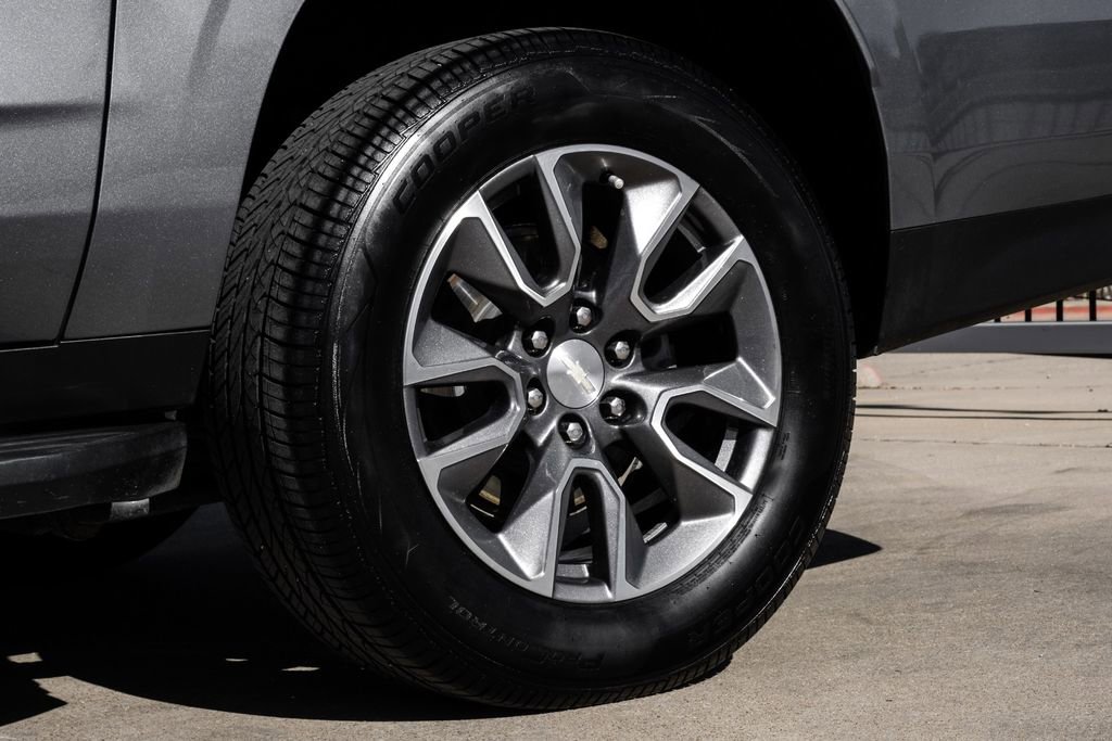 Used 2022 Chevrolet Suburban LT w/ Luxury Package image 61