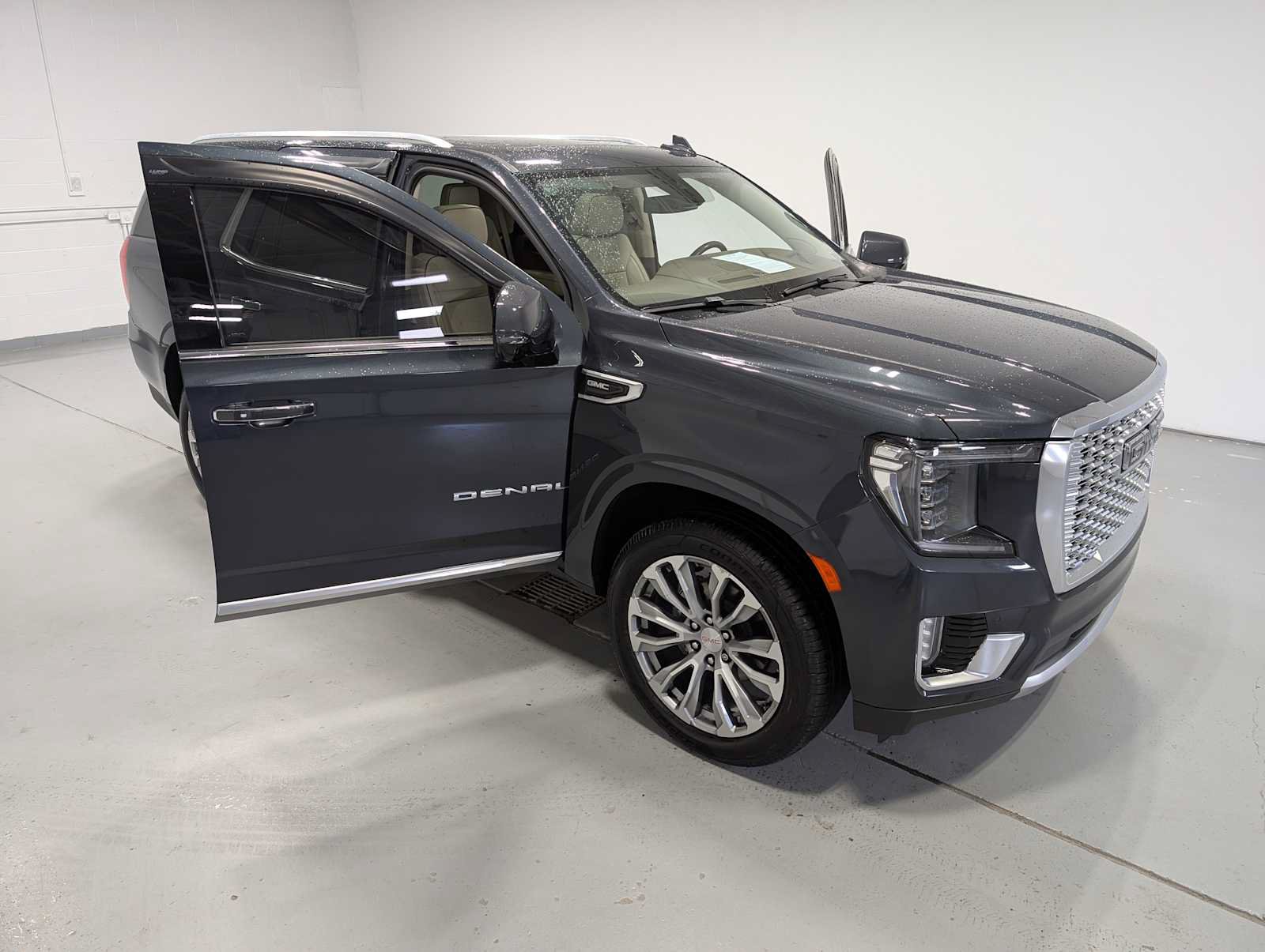 Certified 2022 GMC Yukon Denali w/ Max Trailering Package AWD/4WD image 16