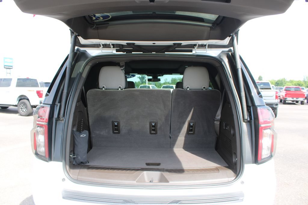 Used 2022 Chevrolet Tahoe LT w/ Luxury Package RWD image 18