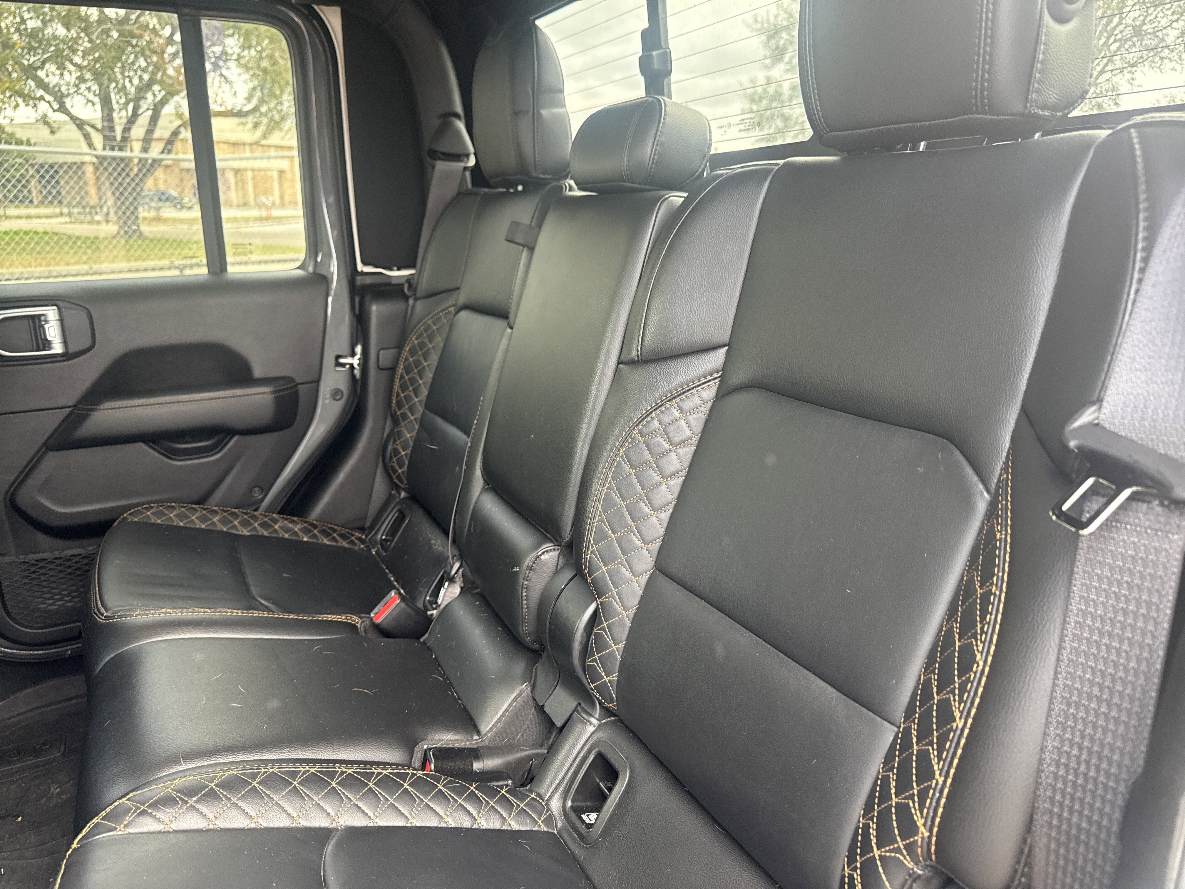 Used 2023 Jeep Gladiator Overland image 7