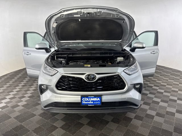 Used 2020 Toyota Highlander XLE w/ Protection Package #3 AWD/4WD image 14