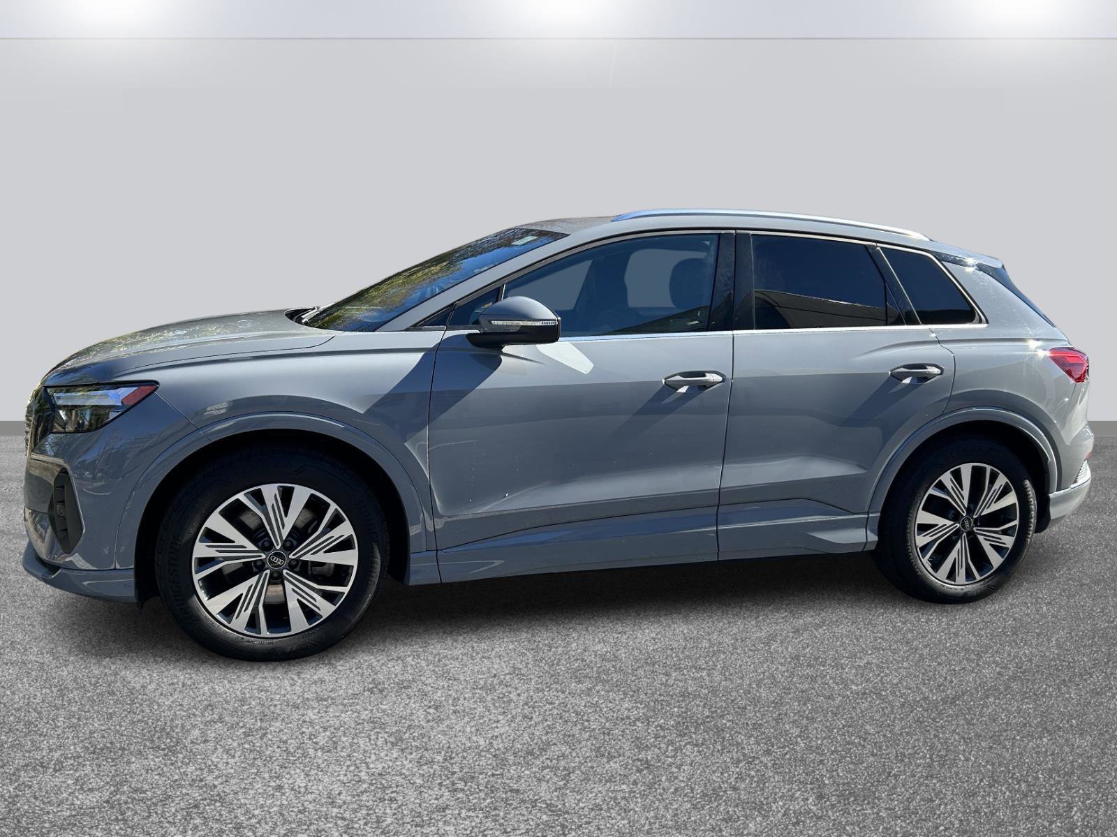 Certified 2025 Audi Q4 e-tron Premium Plus image 3