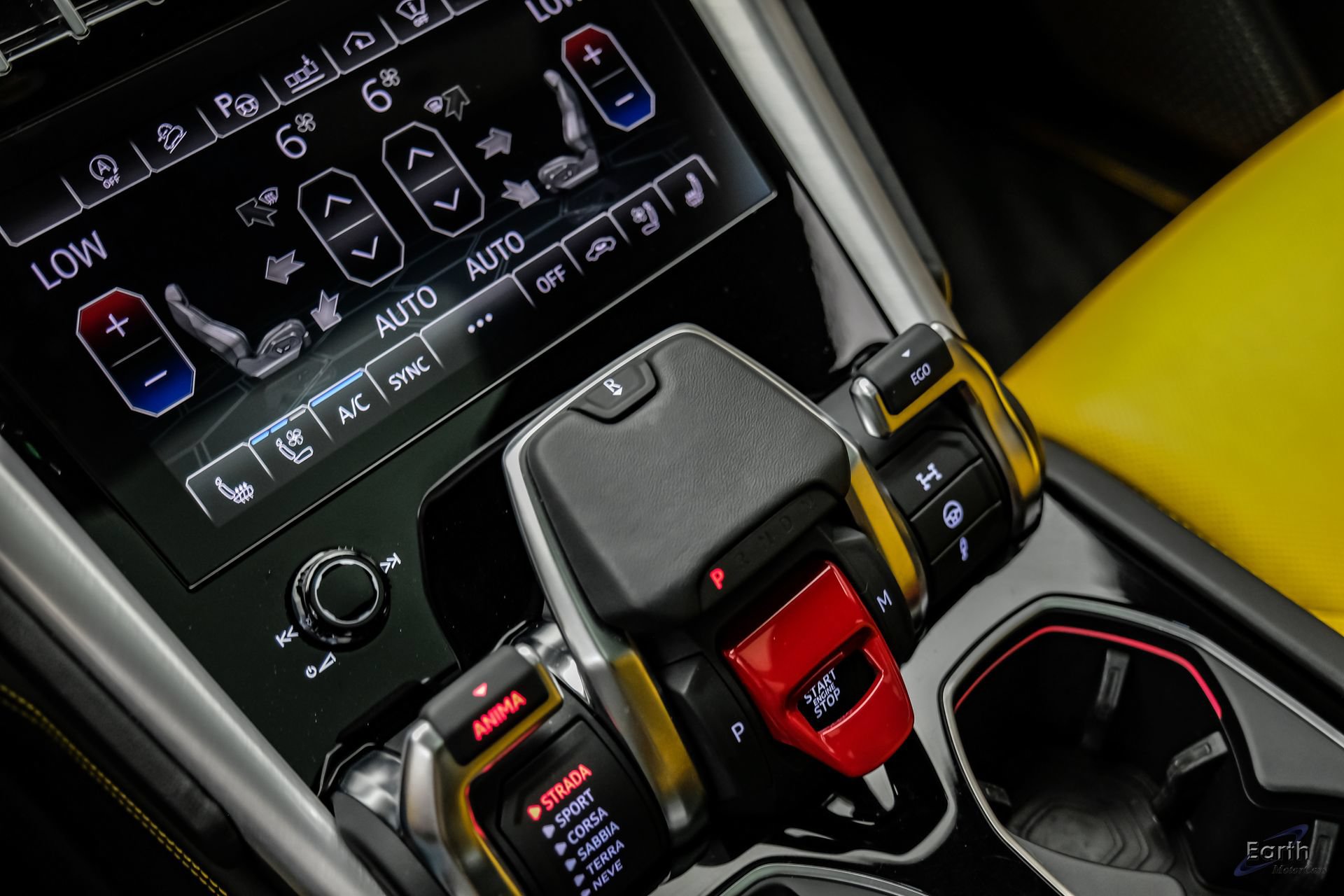 Used 2021 Lamborghini Urus AWD/4WD image 63