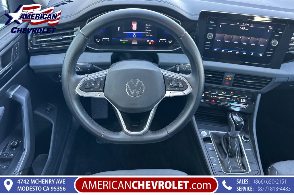 Used 2025 Volkswagen Jetta SE FWD image 17