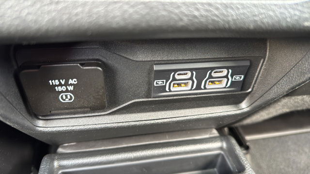 Used 2024 Jeep Grand Cherokee L Limited w/ Black Appearance Package AWD/4WD image 35