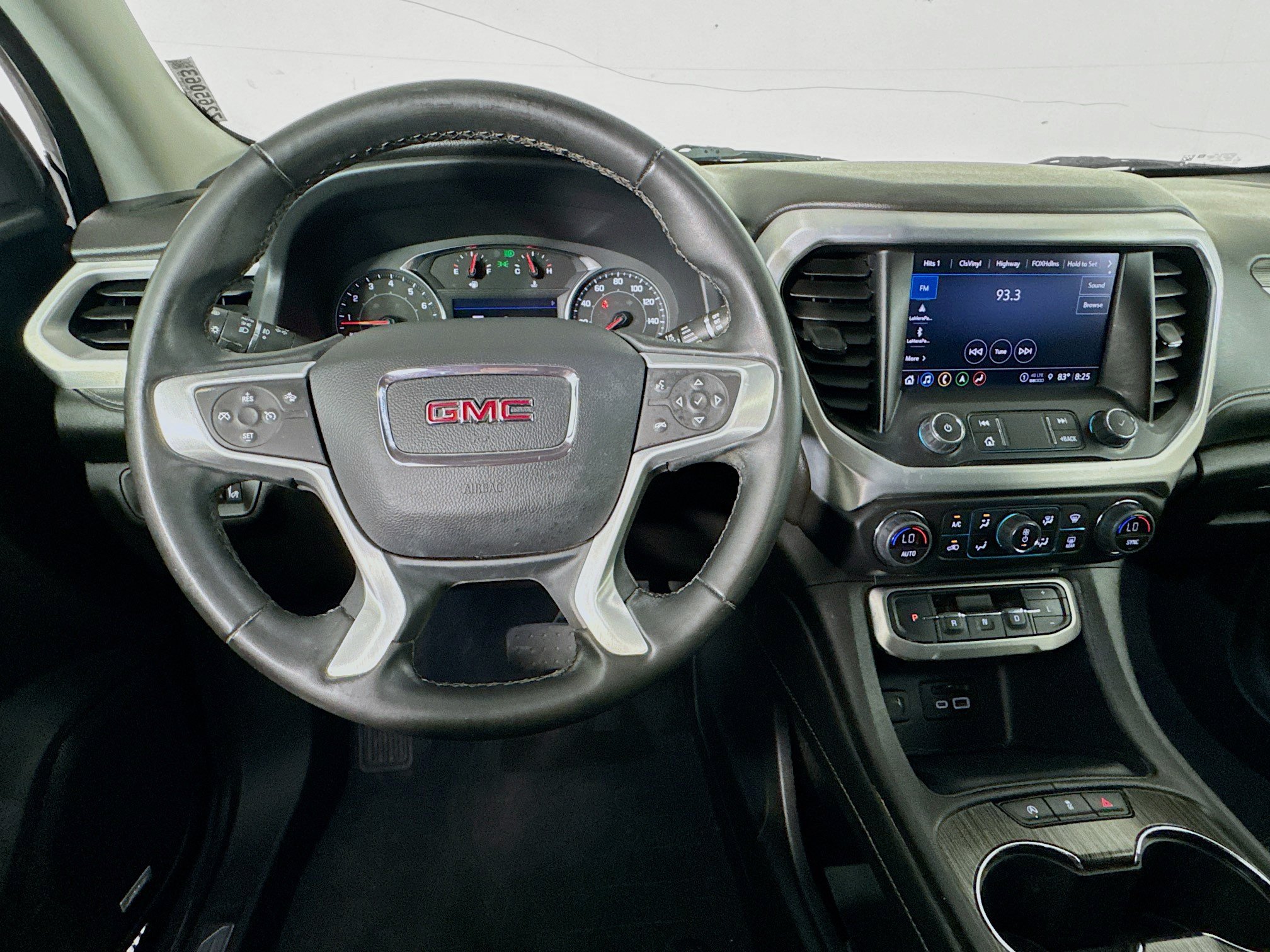 Used 2023 GMC Acadia SLT w/ Elevation Edition FWD image 10