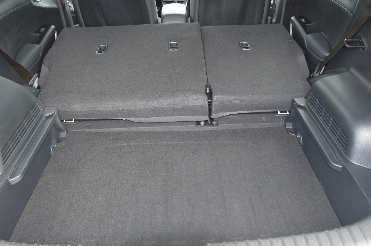 Used 2025 Kia Soul LX image 12