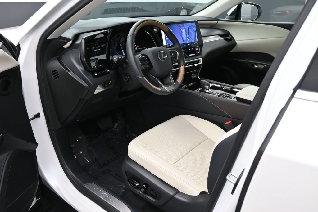 Used 2024 Lexus RX 350 Premium Plus w/ Convenience Package FWD image 2