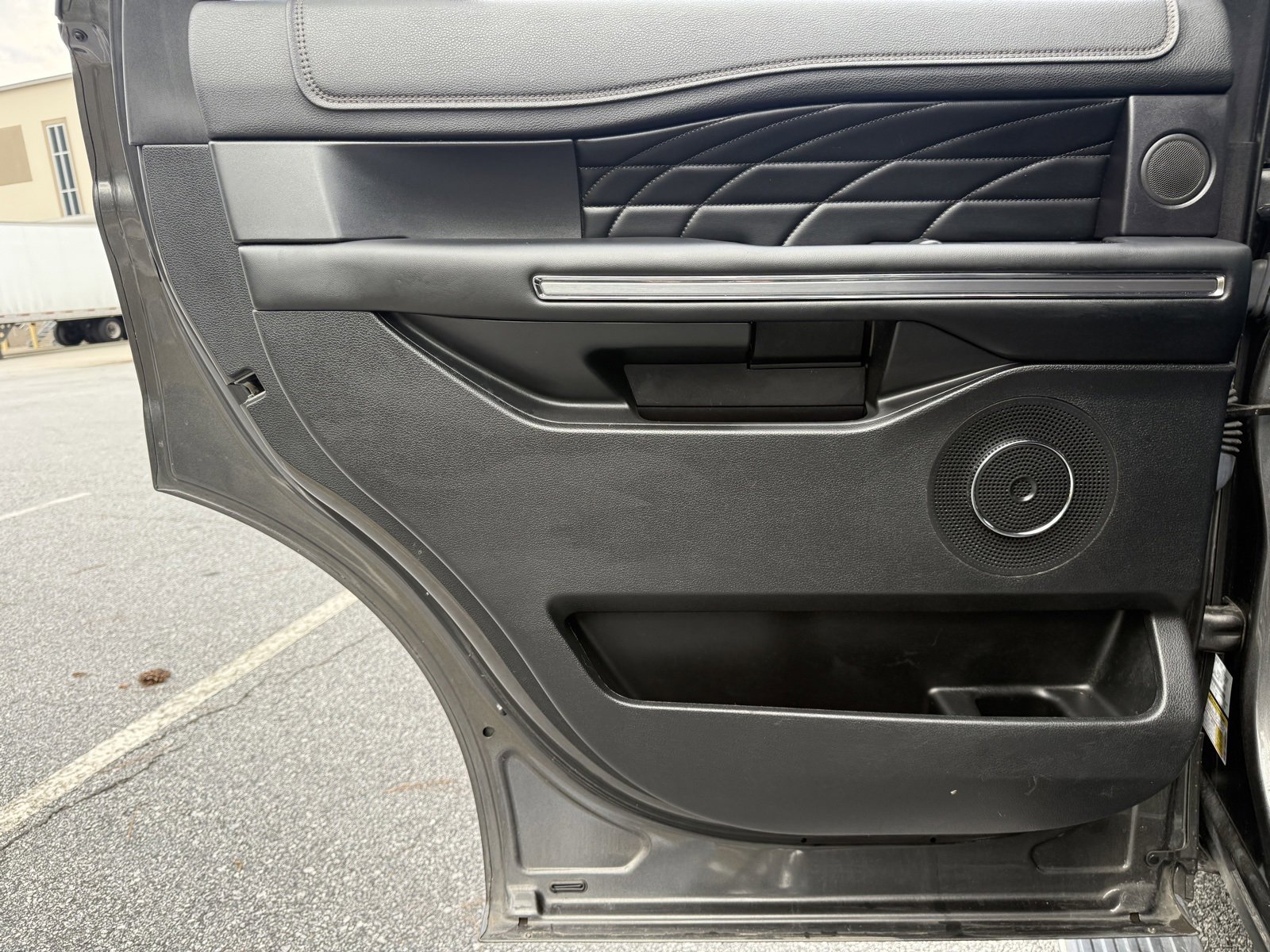 Used 2018 Ford Expedition Platinum image 42