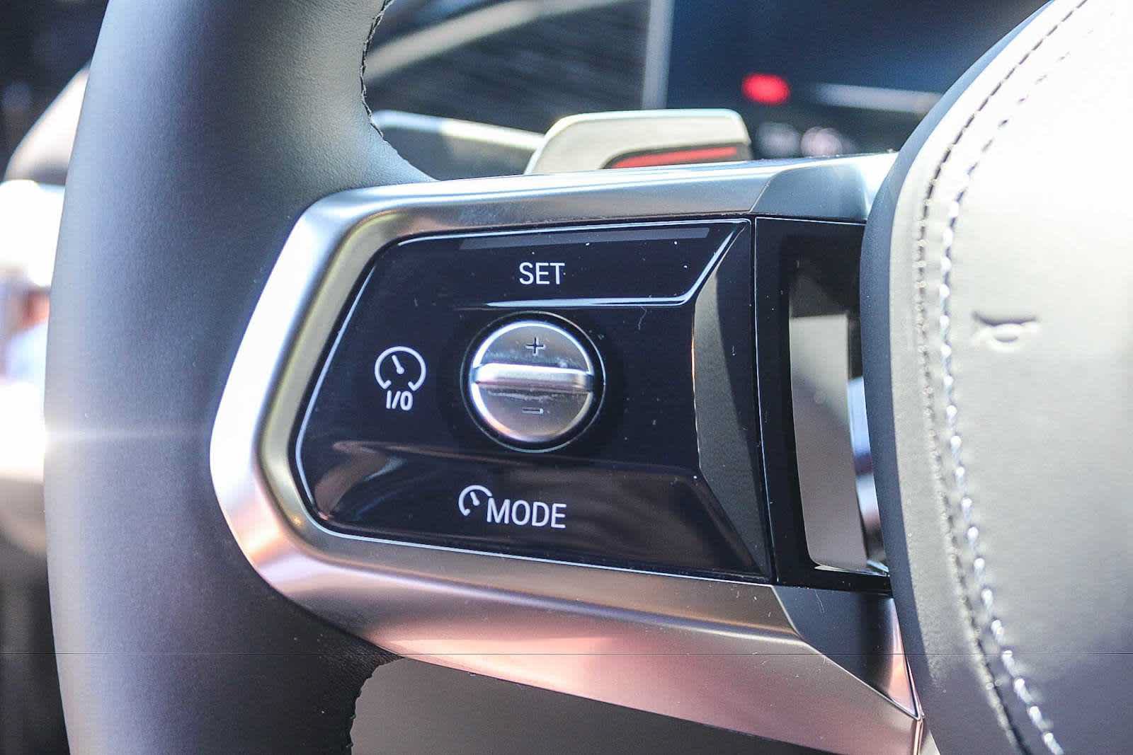 Certified 2025 BMW i7 eDrive50 w/ Executive Package RWD image 22