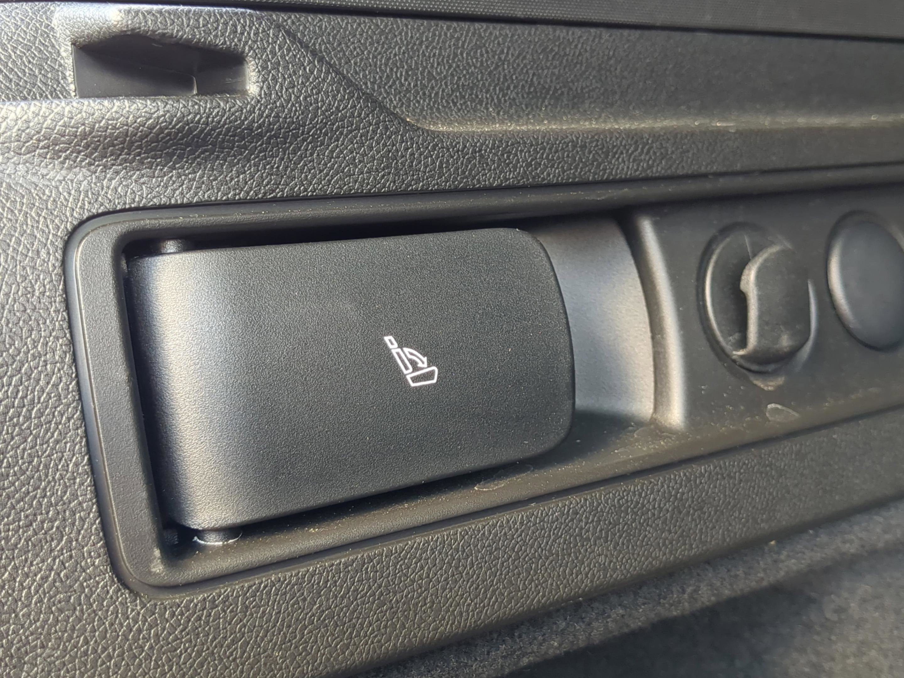 Used 2023 Alfa Romeo Stelvio Ti w/ Active Assist Plus Package image 34