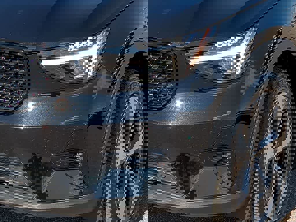 Used 2026 Volvo XC40 B5 Plus w/ Protection Package Premier image 10