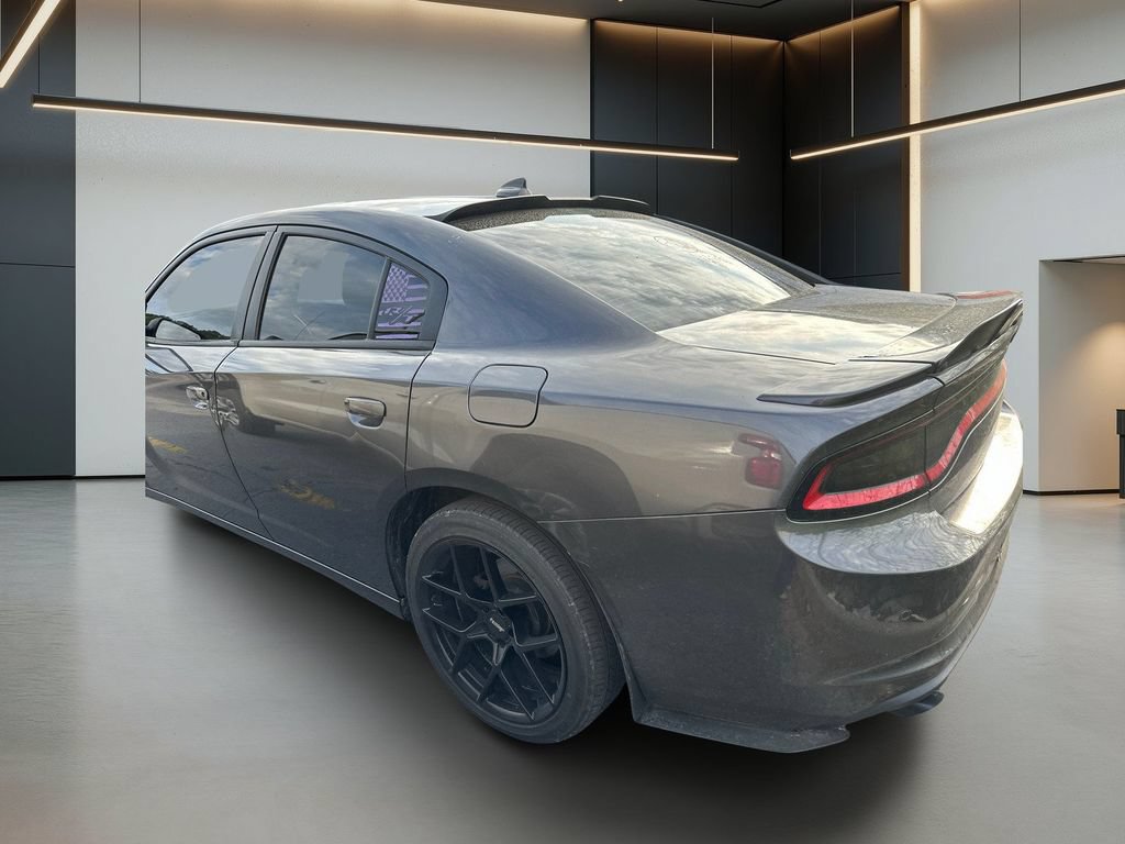 Used 2018 Dodge Charger R/T RWD image 6