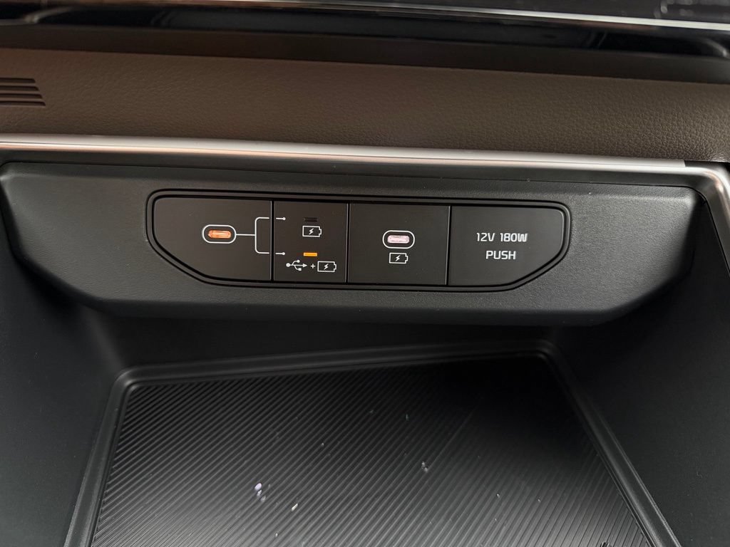 New 2026 Kia Carnival LX FWD image 21